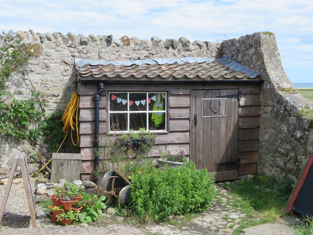 Penser à installer une cabane dans votre jardin. 